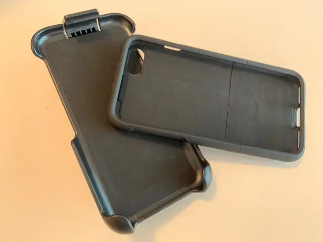 Platinum iPhone 6, 7, and SE case and holster (BRAND NEW) in Cell Phone Accessories in Oakville / Halton Region - Image 3