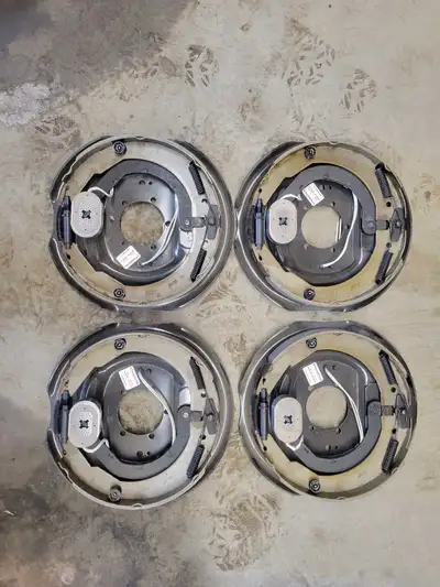 New trailer brakes to fit Lippert 5,200 lb. trailer axles - complete kit to do tandem axle trailer (...