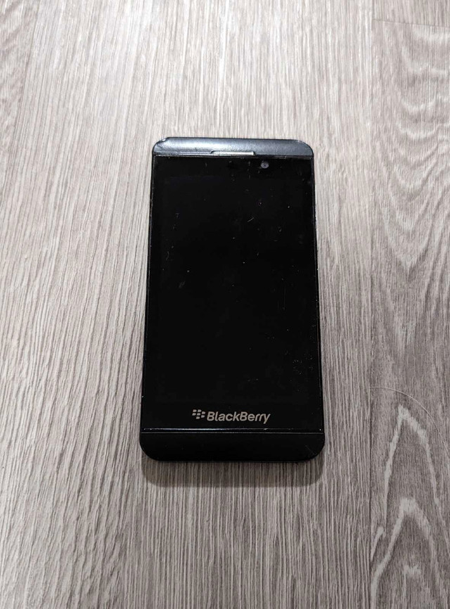 Blackberry Z10 with Charger  in Cell Phones in City of Toronto - Image 2