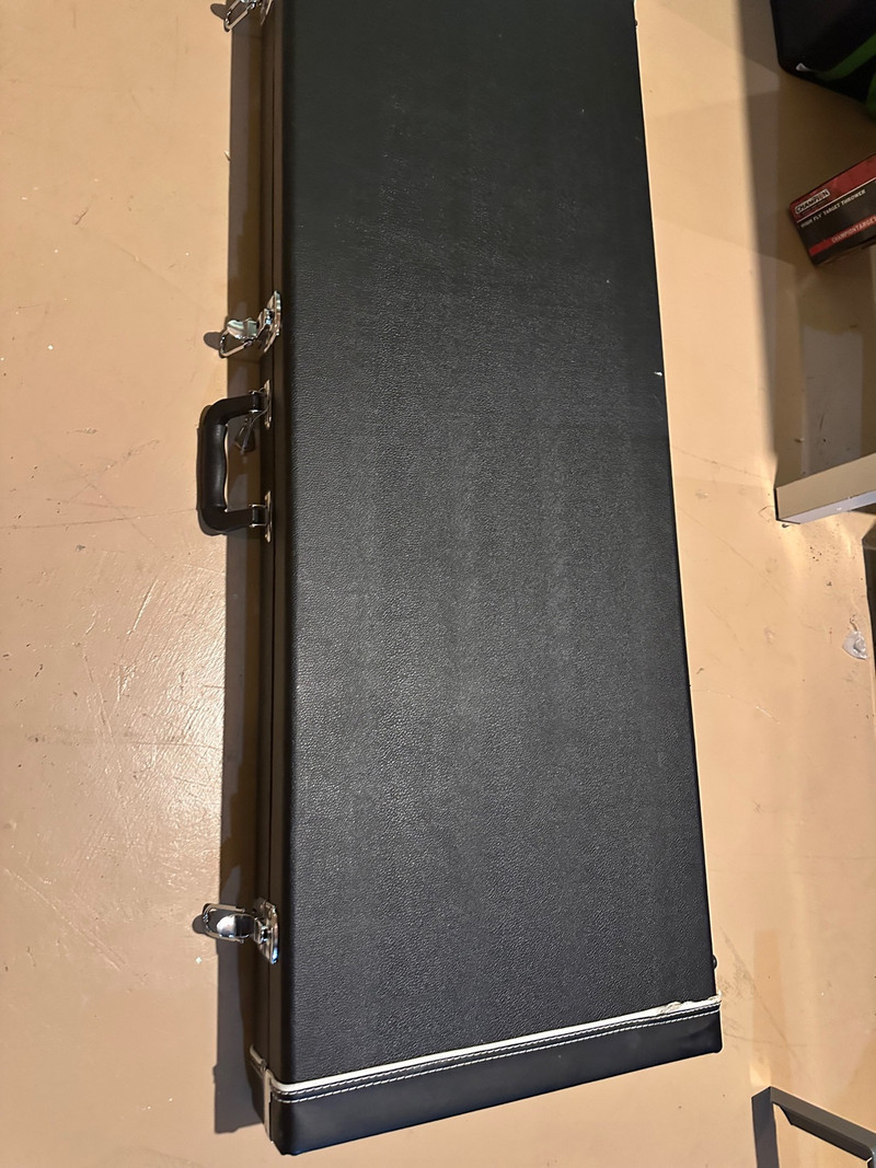 3 Guitar Cases for Sale Guitars Ottawa Kijiji