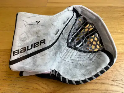 Bauer S24 Prodigy youth goalie catcher, View more