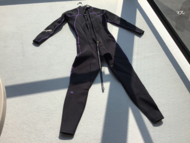 Wet Suit Femme Bare Nixie Full 3 mm Size 8 dans Sports nautiques  à Longueuil/Rive Sud - Image 4