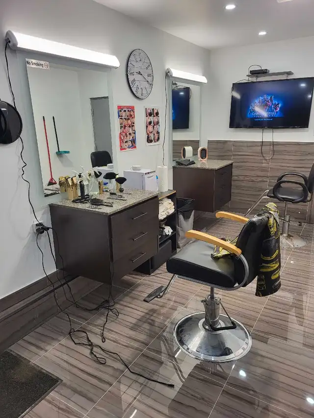 2 experienced barbers 35$ hair an beard special Private service62863255040258120