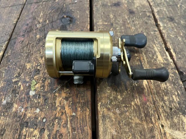 Shimano Calcutta CT 400B Casting Reel in Fishing, Camping & Outdoors in St. Albert - Image 2