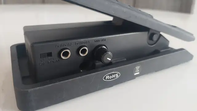 Behringer FCV100 Volume / Expression (CV) Pedal in Amps & Pedals in Edmonton - Image 4