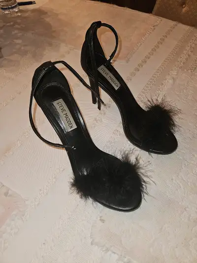 Steve Madden Scarlett Size 8 Black Sandles, View more