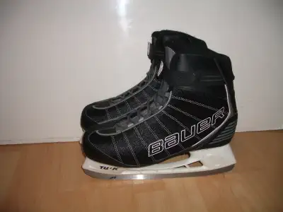 Patins chaud BAUER warm skates - fit 9 US men/ 10 US femme, View more