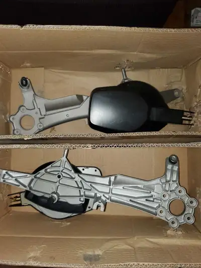 2 wiper motors for a 1999 Mercede-benz. $50 each