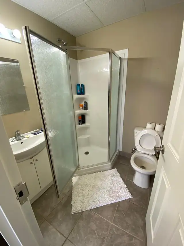 Room with ensuite available for Sep 1st Prime location