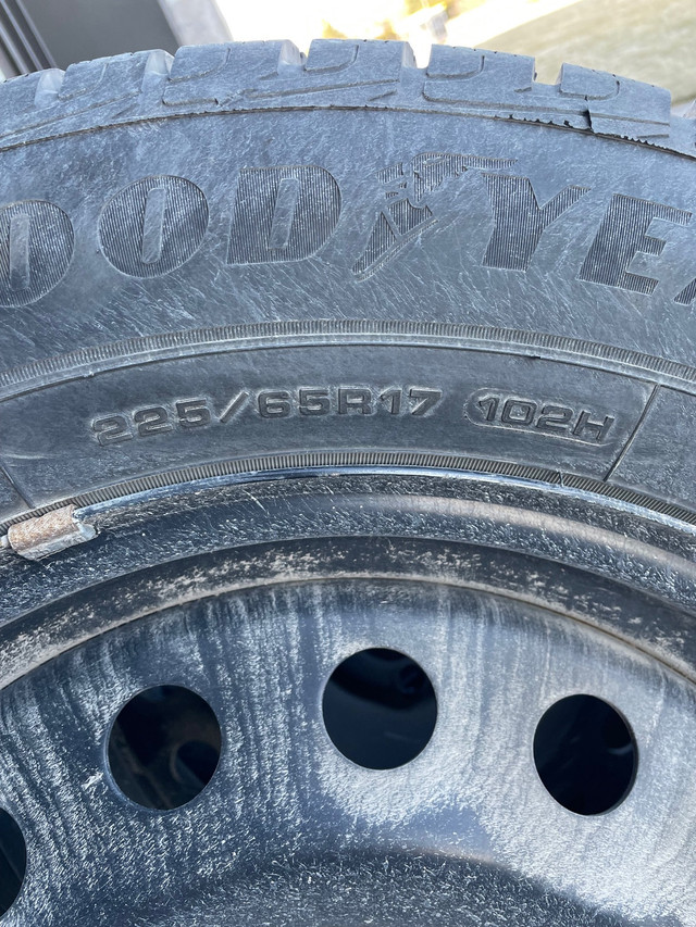 225/65/17 Goodyear winter tires - Like new!  in Tires & Rims in Ottawa - Image 4