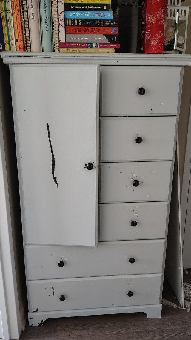 Dresser in Dressers & Wardrobes in Ottawa