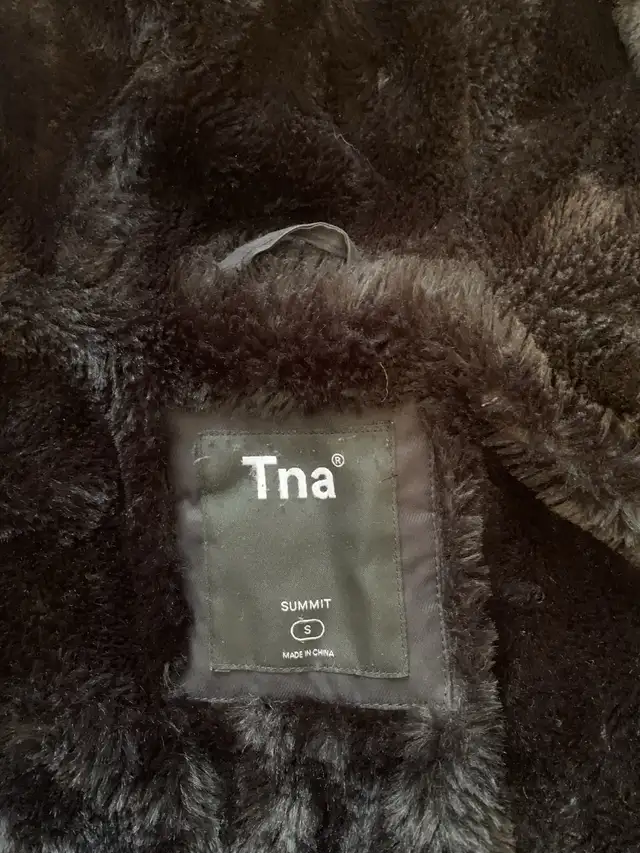 Tna woman’s winter jacket small in Women's - Tops & Outerwear in City of Halifax - Image 4