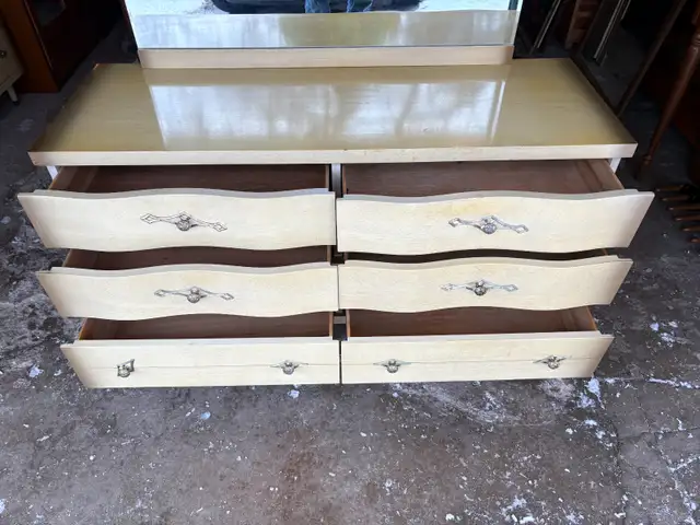 6 Drawer Mid Century Dresser in Dressers & Wardrobes in Peterborough - Image 9