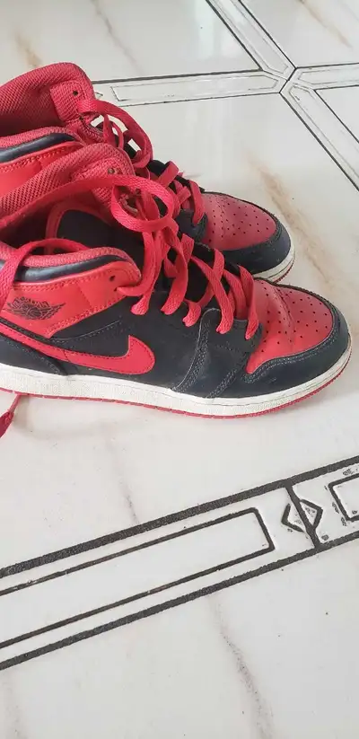 Soulier enfant Air Jordan 1 Mid, View more