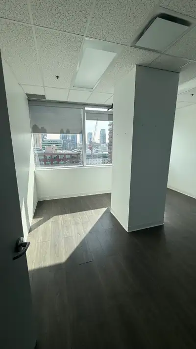 FOR RENT SPACE FOR BEAUTY PROFESSIONALS or OFFICE SPACE One room - 1250$ 2 rooms - full studio 1 yea...