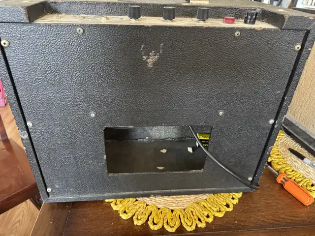 Pepco Pine Electronics « Trend » guitar tube amplifier in Amps & Pedals in City of Toronto - Image 4