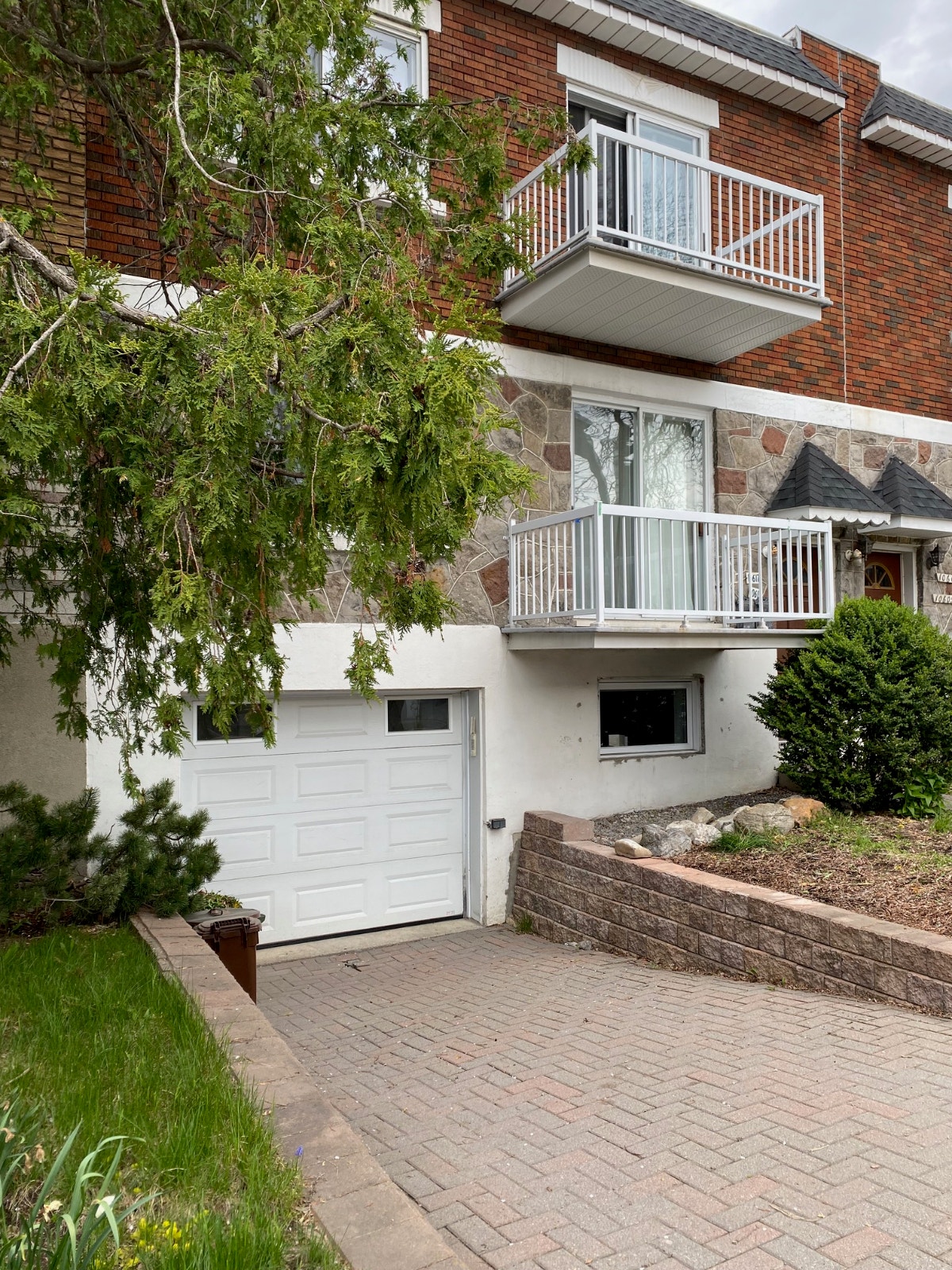 Grand 5 1/2 - Ahuntsic — photo 1