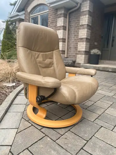-No ottoman - Authentic Ekornes Stressless large Consul reclining chair. Top grain leather with a li...