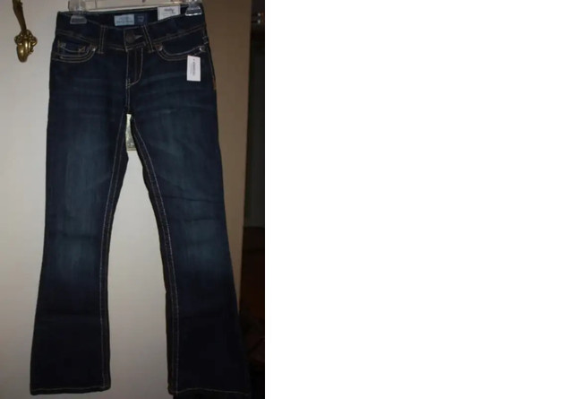 New Jeans in Women's - Bottoms in Ottawa - Image 2