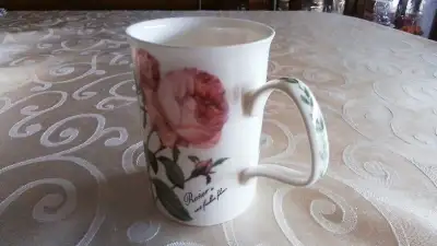FINE BONE CHINA MUG - REDOUTE ROSES - ROY KIRKHAM, ENGLAND, View more