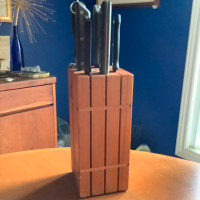 KNIFE BLOCK with knives