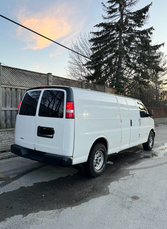 2011 GMC SAVANA EXTENDED DIESEL in Cars & Trucks in City of Toronto - Image 3
