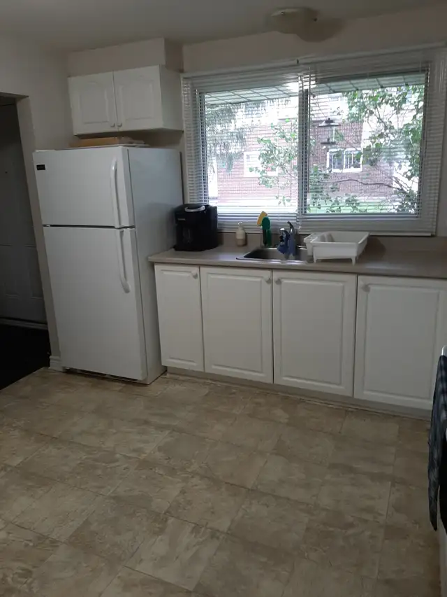 Room in Bayshore Area of Nepean Available Now - Smoker Friendly in  in Ottawa - Image 8