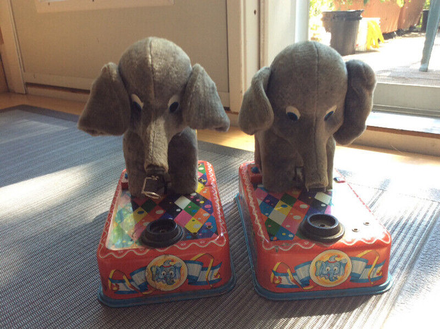 Charlie Weaver tin toys- Vintage 1960’s Bubble Blowing Elephants in Arts & Collectibles in Saskatoon - Image 4