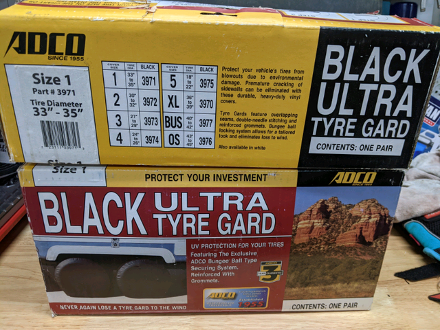 Ensemble de deux protecteurs noirs de roue in RVs & Motorhomes in City of Montréal - Image 2