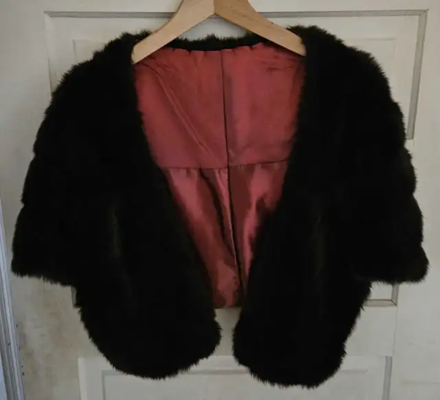 womens faux fur shall in Women's - Tops & Outerwear in Owen Sound - Image 2