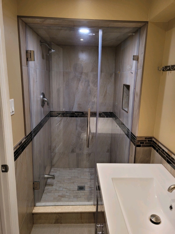 A beautiful basement unit available for rent in Erin Mills Long Term Rentals Oakville