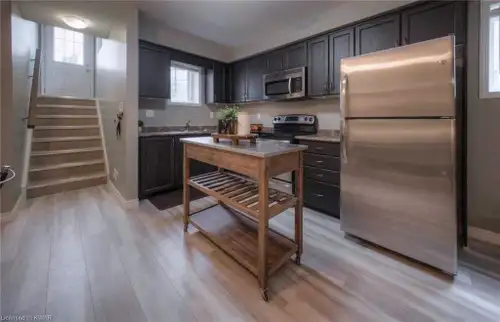 Beautiful 1 bedroom stack town home for rent Located near University and Fischer-Hallman. Walking di...