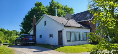 Scriver Road Area Rent: $1500 / Month (First & Last Required)  Completely self-contained duplex uni...
