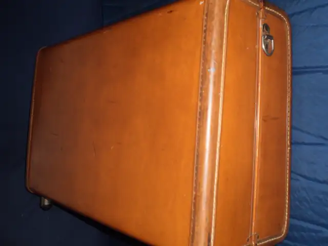 Vintage Leather, Rolling Luggage from Stratford, ON in Other in City of Toronto - Image 9