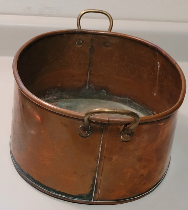 Vintage Rare Large Oval Copper Planter with Brass Handles in Arts & Collectibles in Oshawa / Durham Region - Image 4
