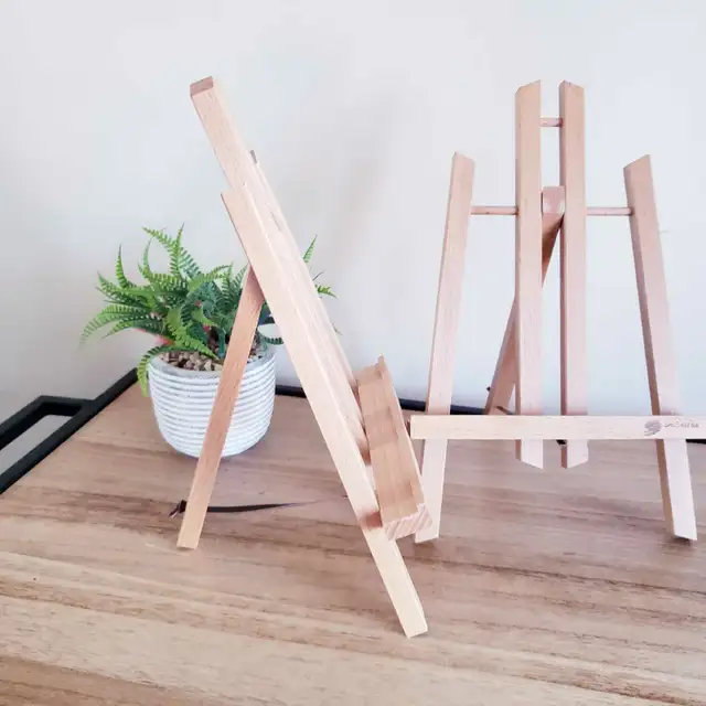 DeSerres NWOT 
Wooden Display Easel - 7.5 x 6.5 x 11.5 in in Toys & Games in Ottawa - Image 4