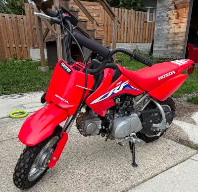 Pretty much new condition, barely used, always store indoors. Comes with ownerships and manual.