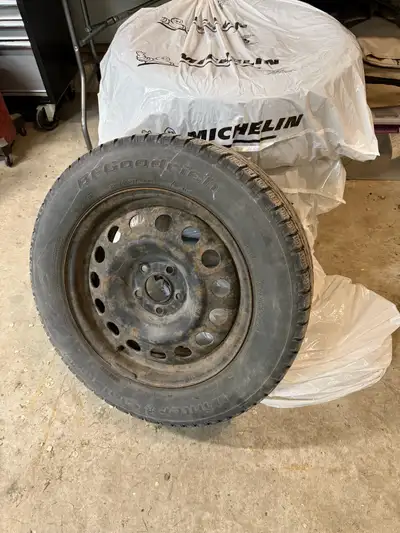 Full set of tires and rims, originally from a 2014 Hyundai Tuscon. Size 225/60R17 (M+S). Treads are...