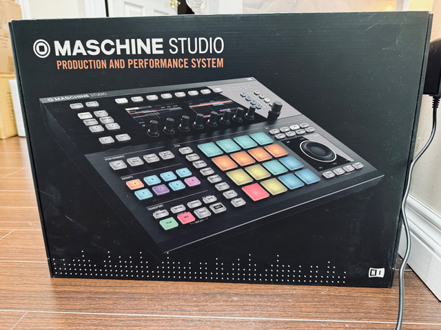 Maschine Studio (black) in Pro Audio & Recording Equipment in Vancouver - Image 2