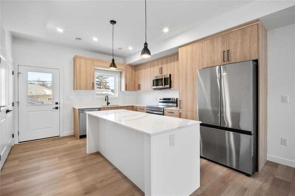 3 Bed 2.5 Bath House 2