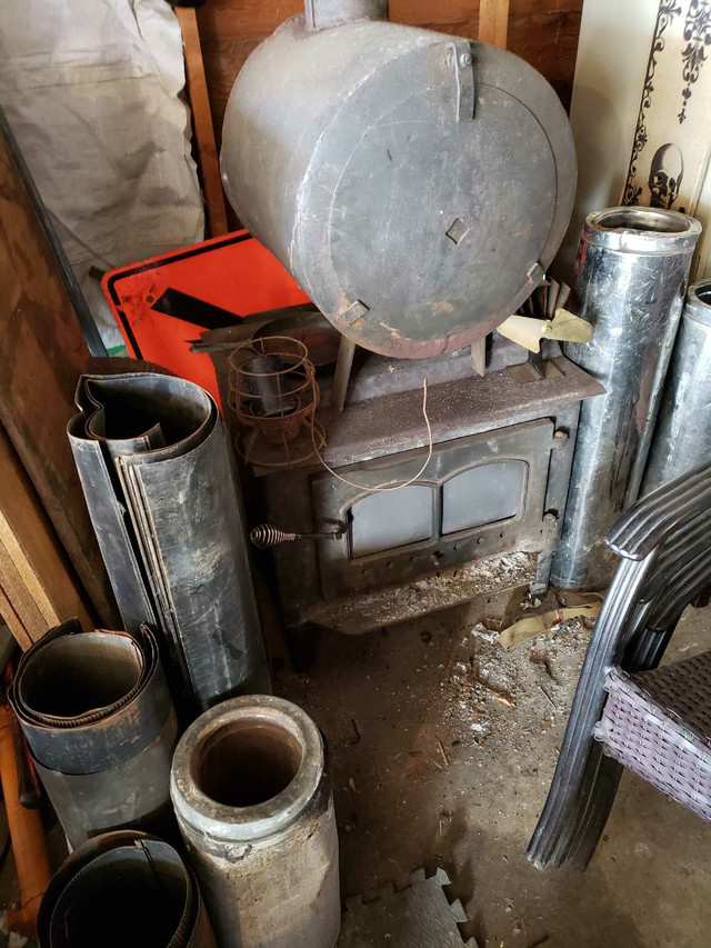 Wood stove in Other in Grande Prairie