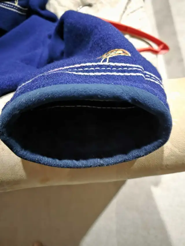 Mens Inuit hooded parka in Men's in Calgary - Image 9
