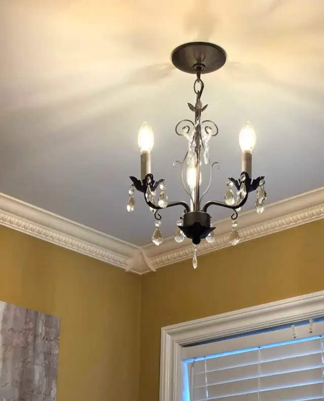 Small Elegant Chandelier Light Fixture in Indoor Lighting & Fans in Markham / York Region - Image 3