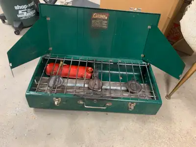 coleman 3 burner stove in Buy & Sell in Canada | Kijiji