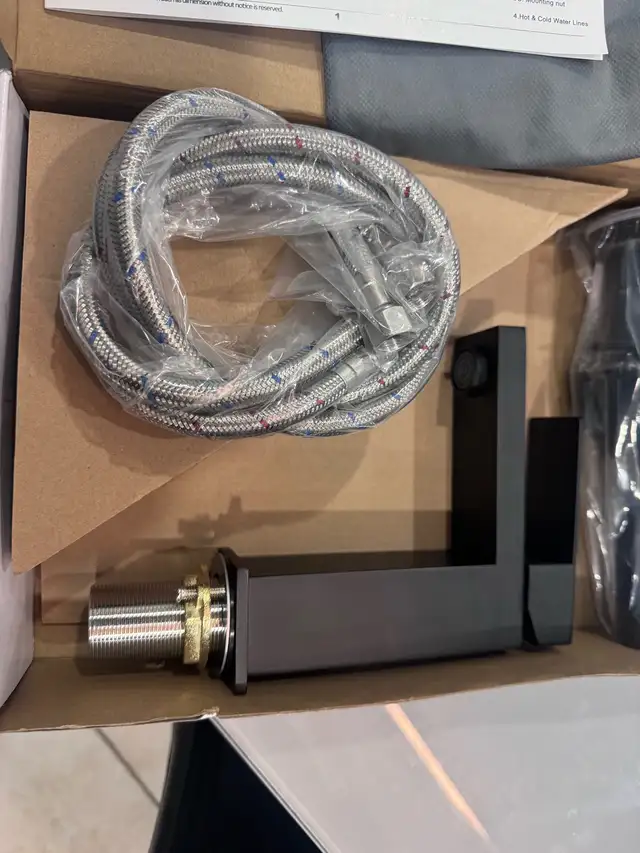 bathroom vanity sink faucets new in boxes various instock in Plumbing, Sinks, Toilets & Showers in City of Montréal - Image 3