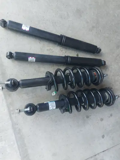 This suspension upgrade and 2 inch front lift shims will fit all 2024+ Ford Rangers. This is the FX4...