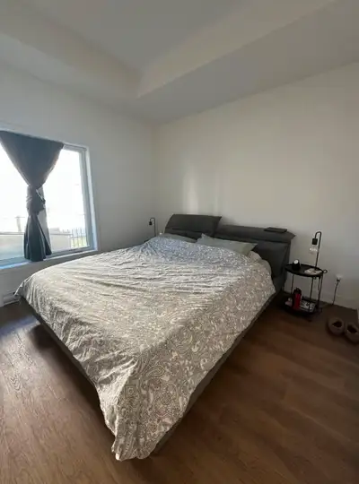 Lit King Size + Matelas, View more