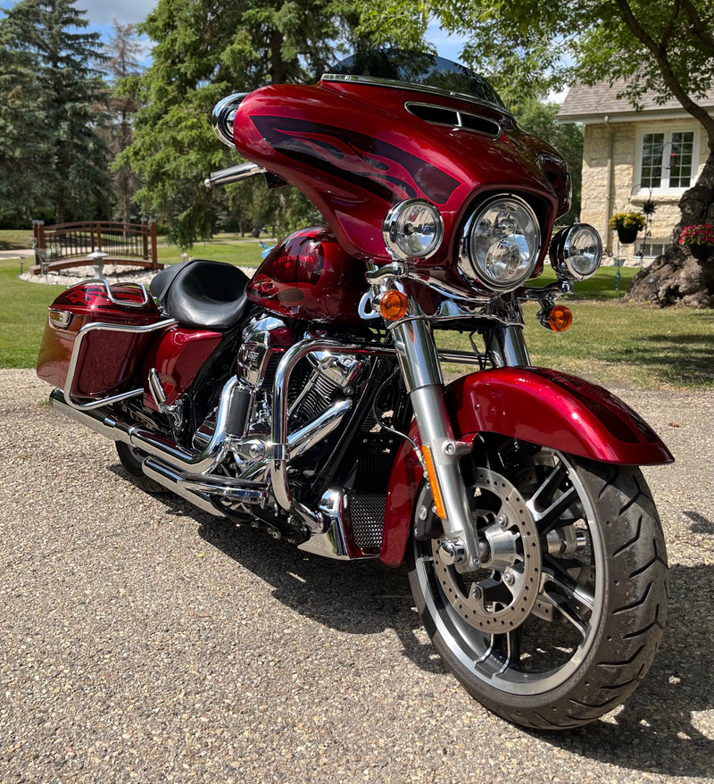 2017 Harley Davidson Street Glide Special Sport Touring Winnipeg