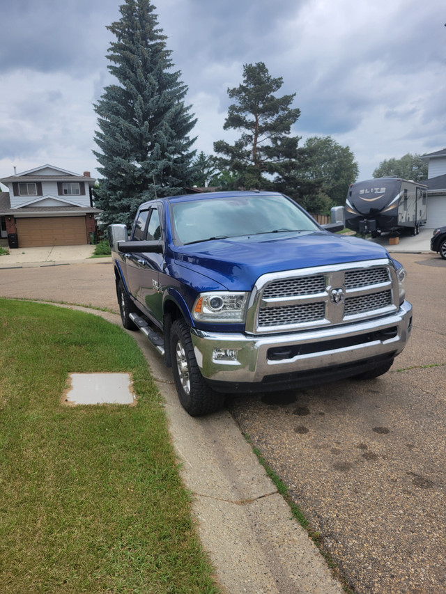Ram 2500HD - Cummins Diesel - Low Milage in Cars & Trucks in Edmonton