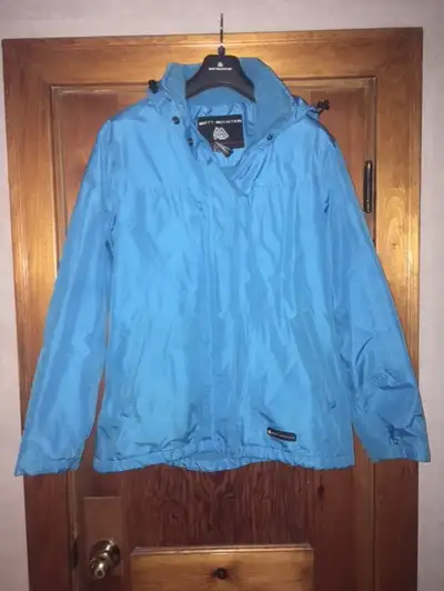 Misty Mountain Winter Jacket (Ladies size L) Removable hood, fleece lined body and adjustment waist/...